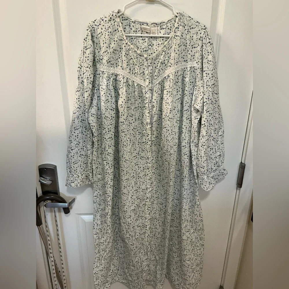 XXXL nightgown - Picture 2 of 5